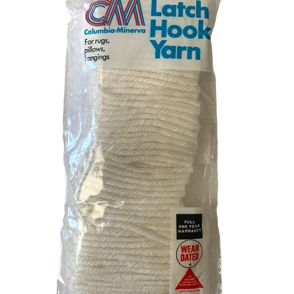 15 NWT Columbia-Minerva Latch Hook Craft Yarn Acrilan White 350 Each - Picture 3 of 4